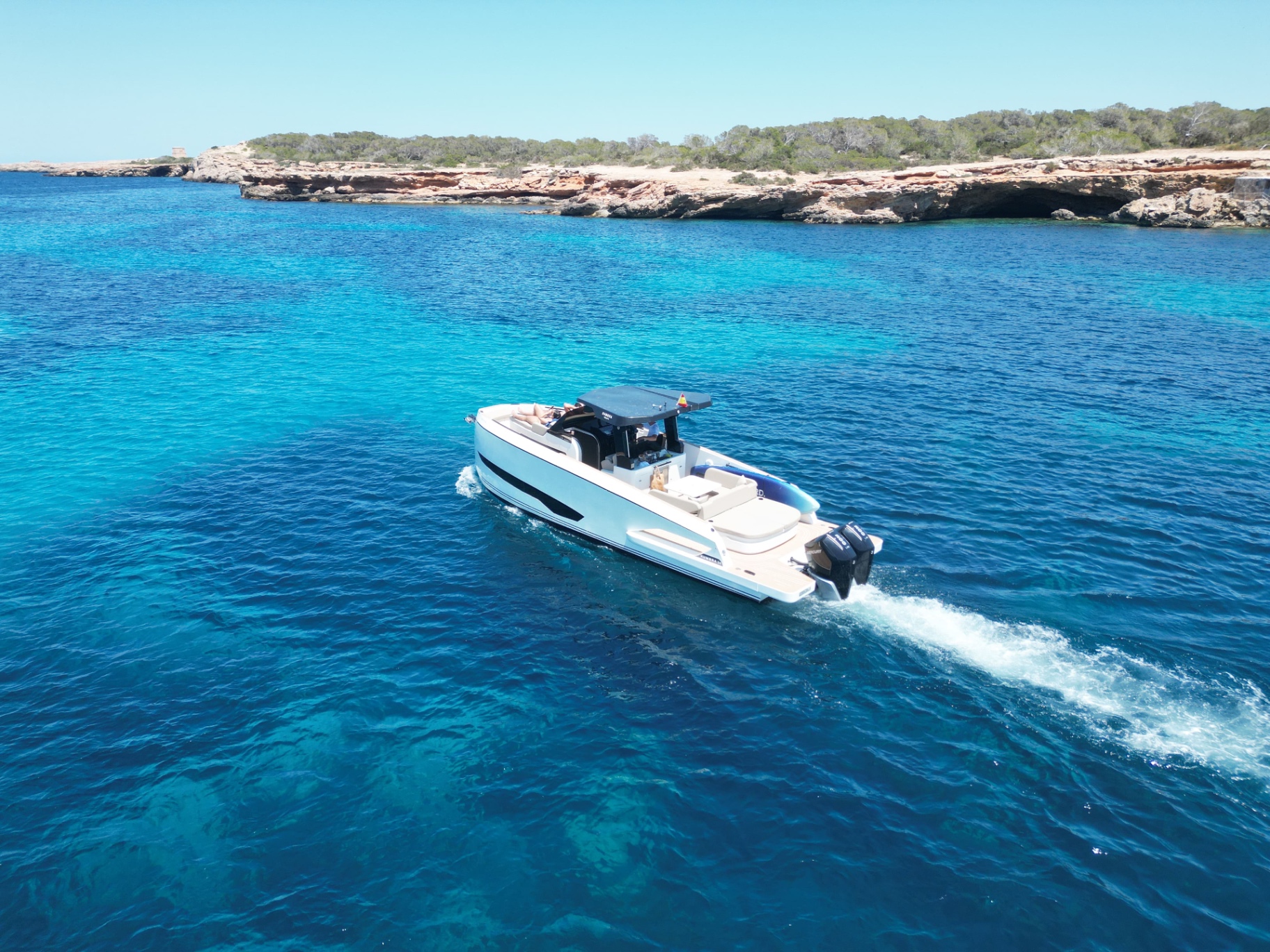 Kumbra 34 navegando costa